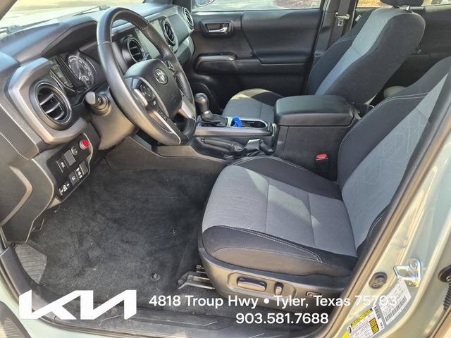 Used 2022 Toyota Tacoma TRD Off-Road AWD/4WD image 19