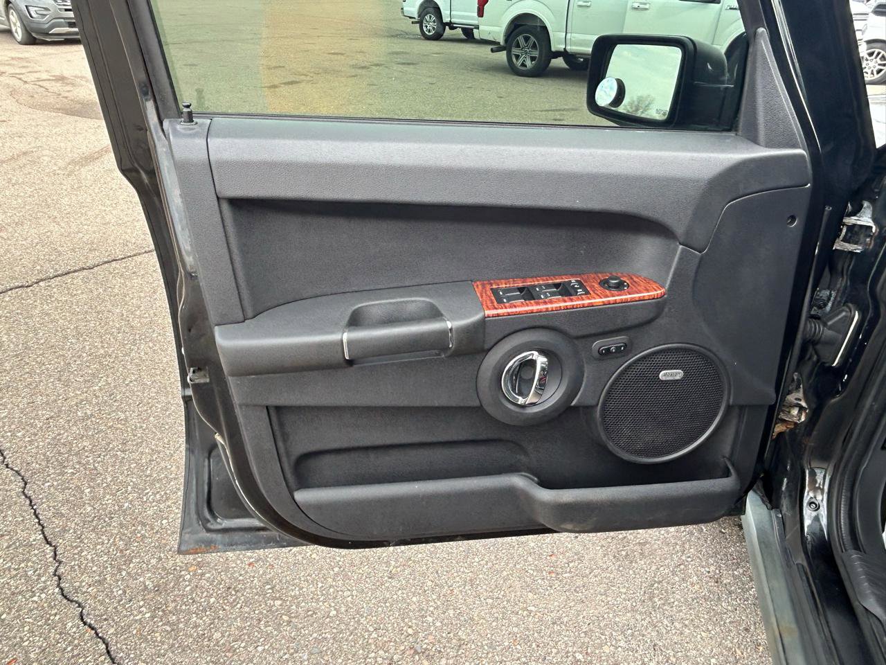 Used 2008 Jeep Commander Limited w/ Trailer Tow Group IV image 15