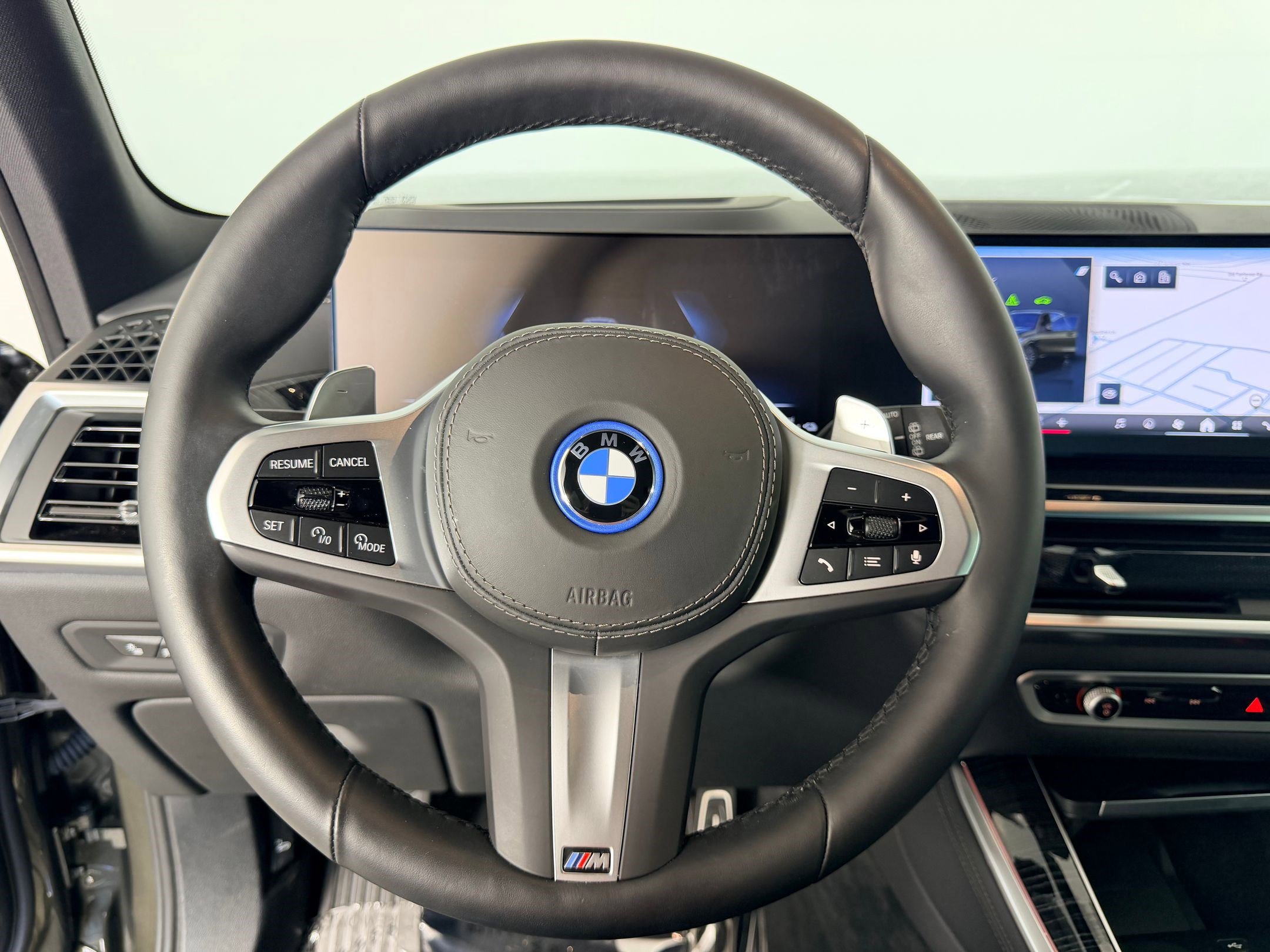 Certified 2025 BMW X5 xDrive50e w/ M Sport Package image 15