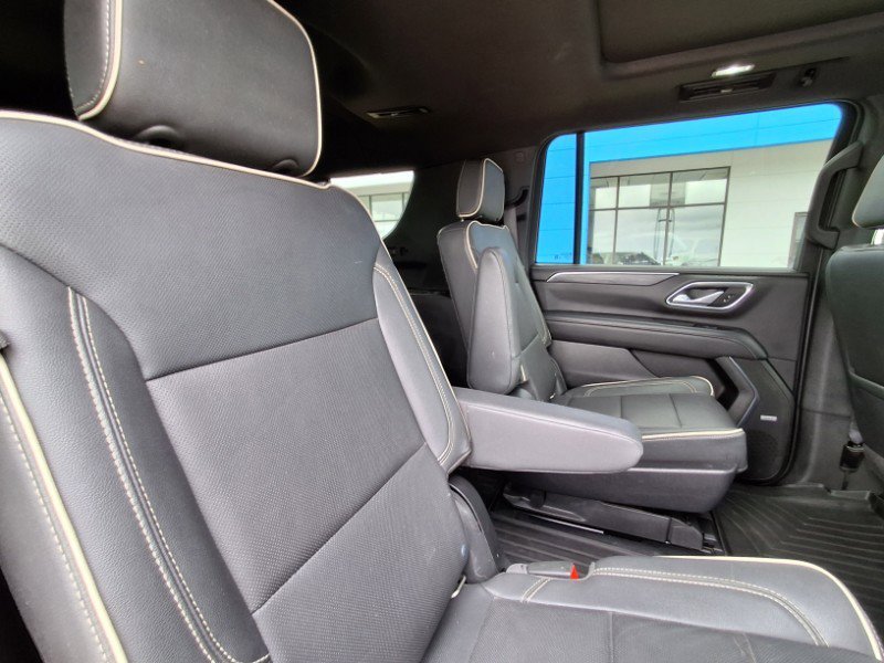 Used 2022 GMC Yukon XL SLT w/ SLT Premium Package AWD/4WD image 16