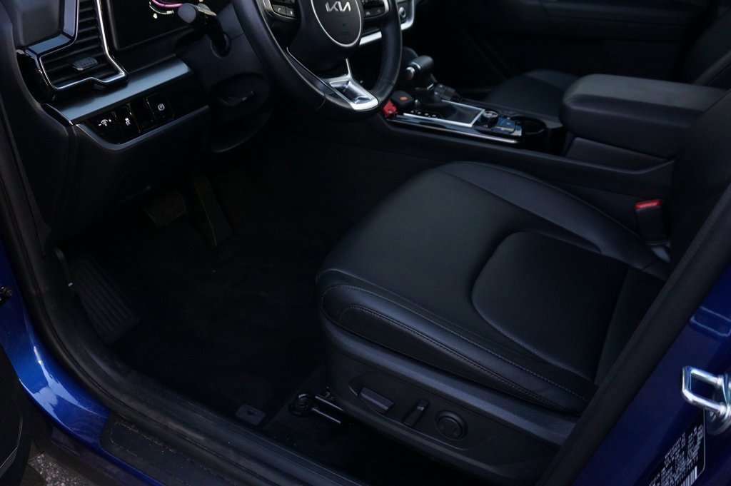 Used 2025 Kia Sportage EX image 25