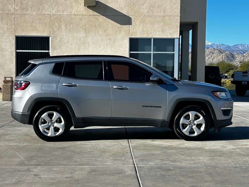 Used 2019 Jeep Compass Latitude image 9