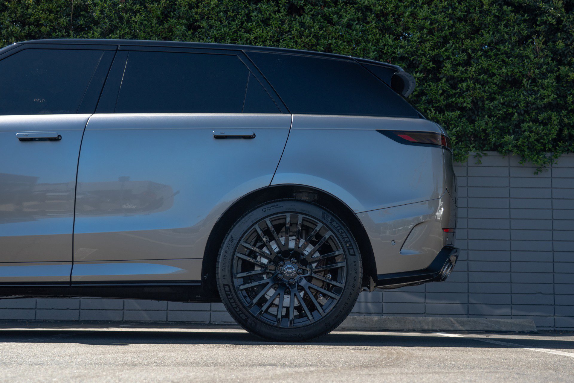 Used 2024 Land Rover Range Rover Sport image 10