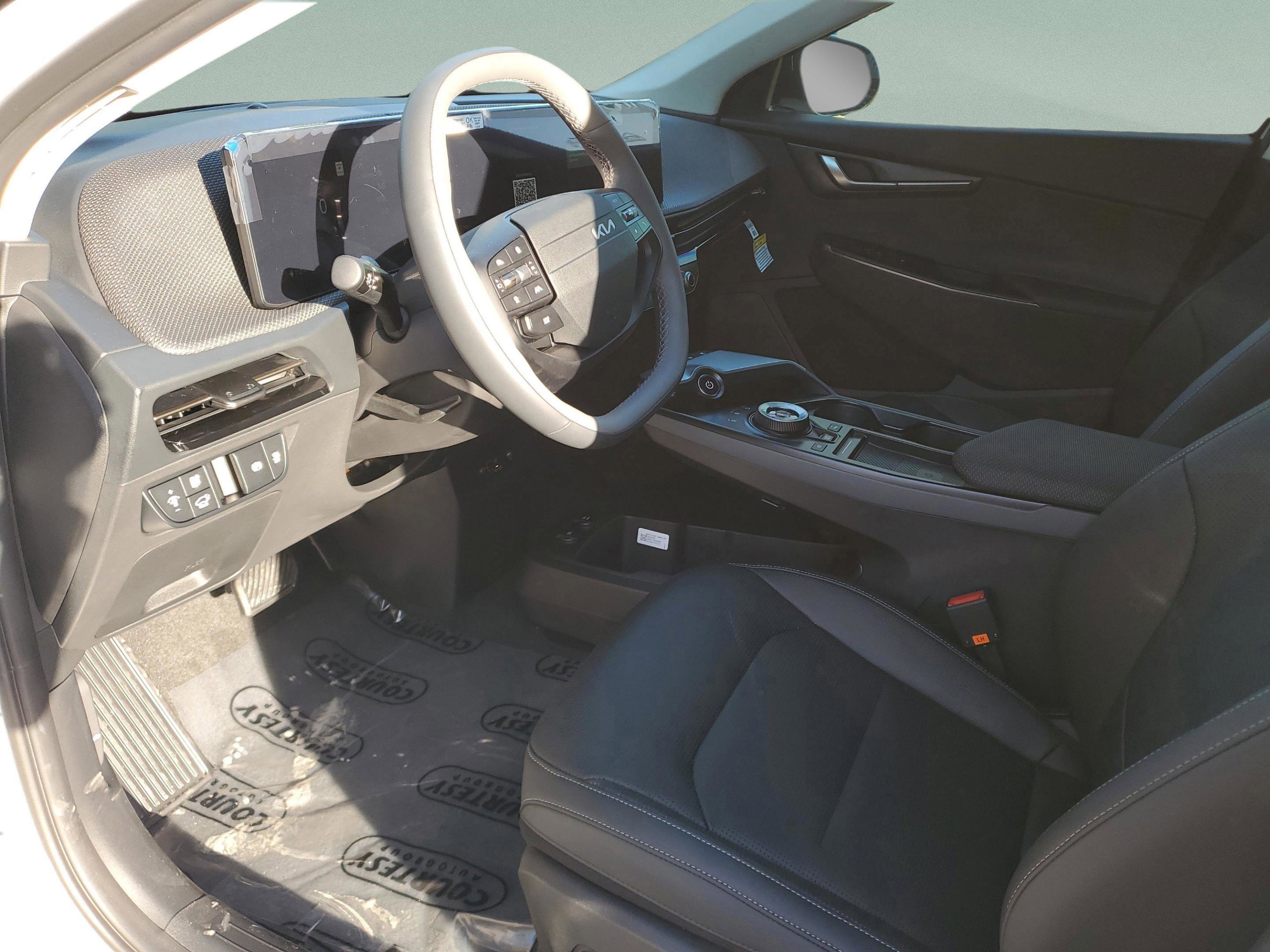 New 2025 Kia EV6 Wind image 22