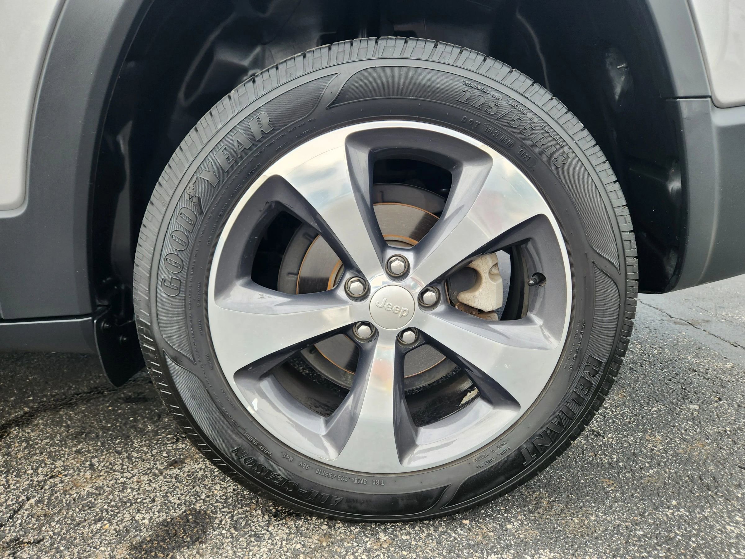 Used 2019 Jeep Cherokee Limited image 64