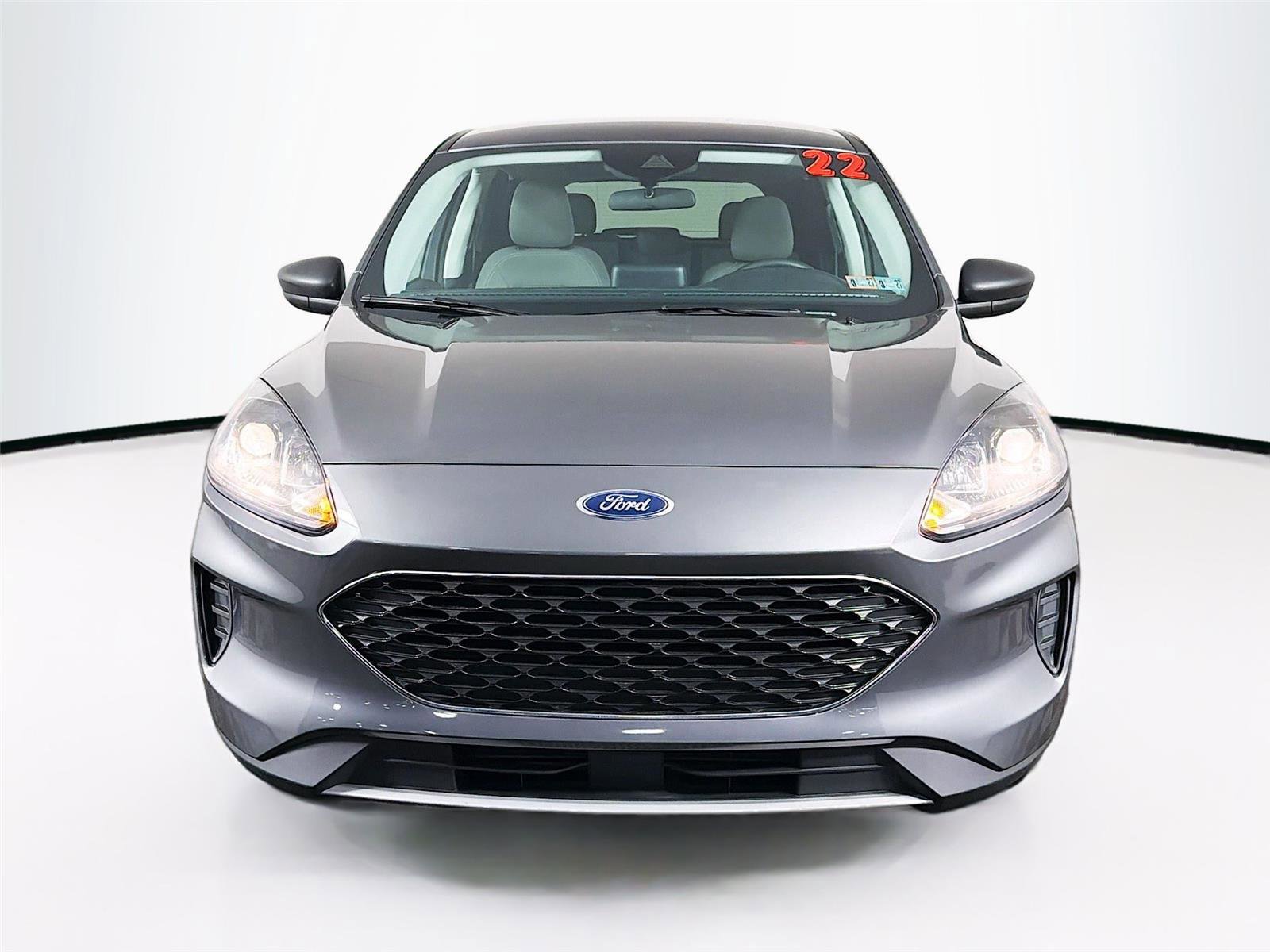 Used 2022 Ford Escape SE w/ Cold Weather Package image 2