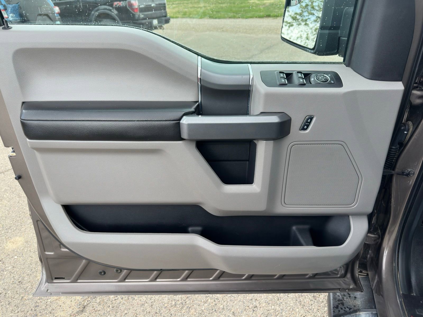 Used 2018 Ford F150 XLT w/ Equipment Group 302A Luxury AWD/4WD image 6