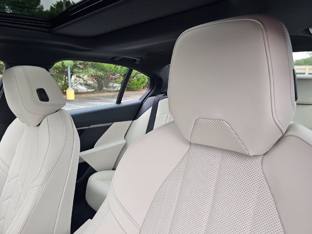 New 2027 BMW 530i w/ Convenience Package RWD image 16