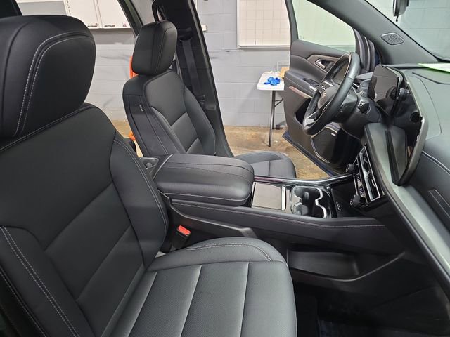 Used 2024 Chevrolet Traverse LT w/ Enhanced Driving Package image 14