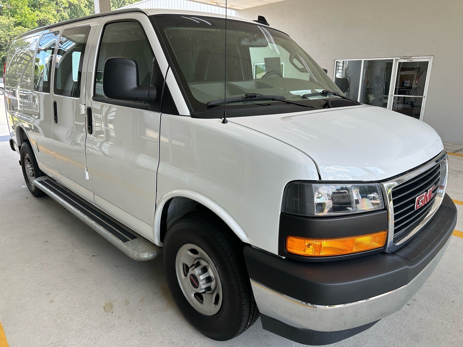 Used 2025 GMC Savana 2500 w/ Driver Convenience Package RWD image 9