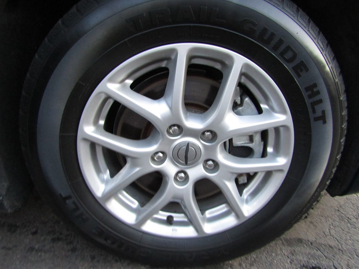 Used 2022 Chrysler Pacifica Touring-L FWD image 33