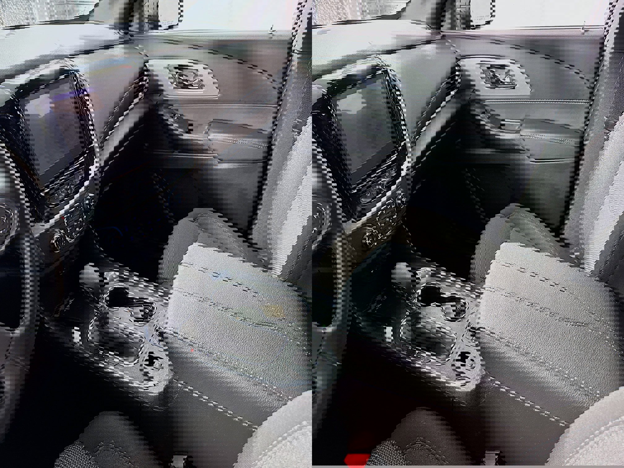 Used 2023 Chevrolet Traverse LT image 20