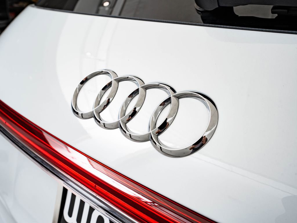 Used 2024 Audi Q4 e-tron Prestige image 18