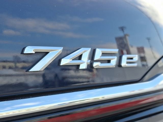 Used 2020 BMW 745e xDrive image 34