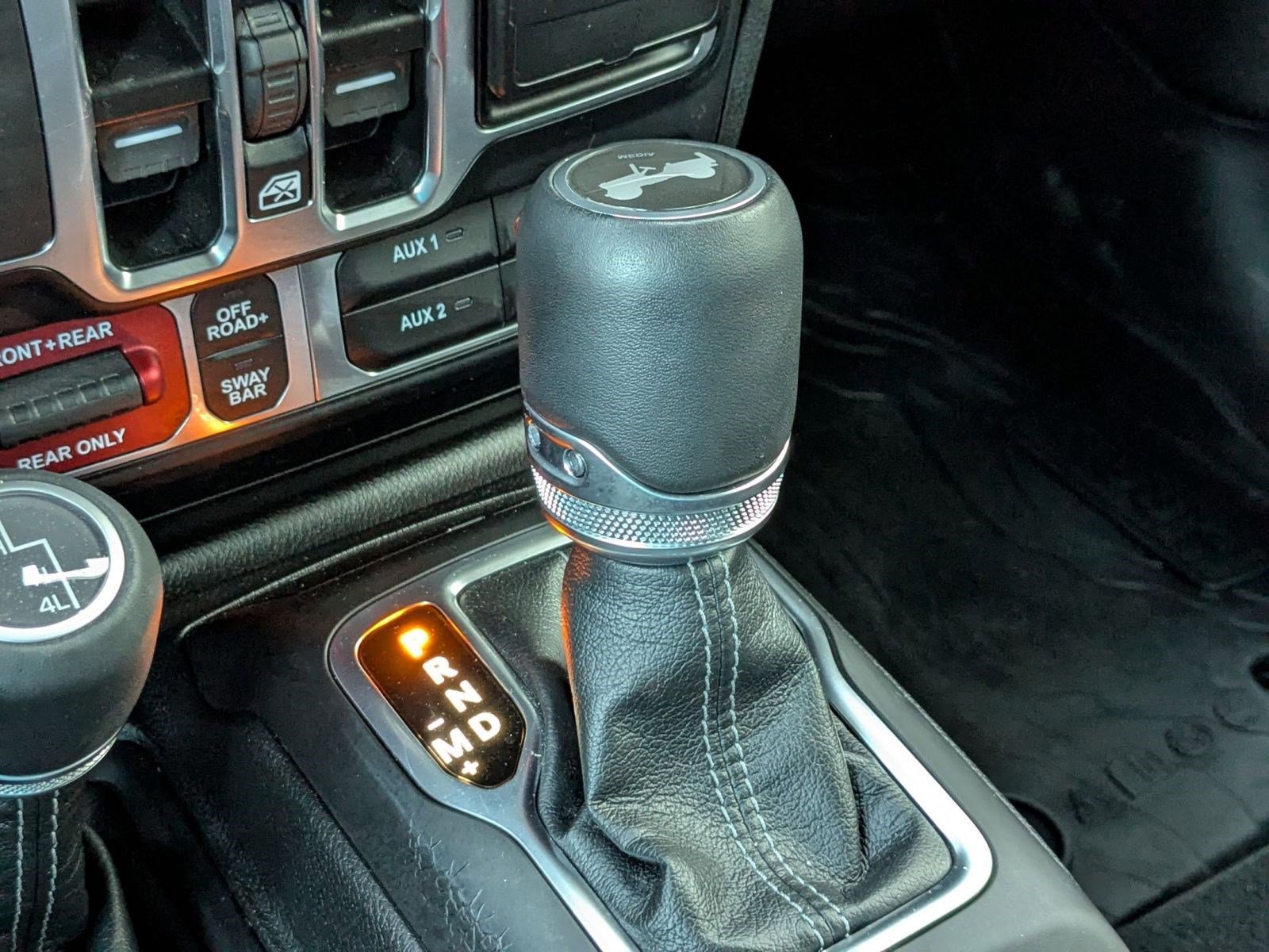 Used 2024 Jeep Wrangler Unlimited Rubicon w/ Technology Group image 19