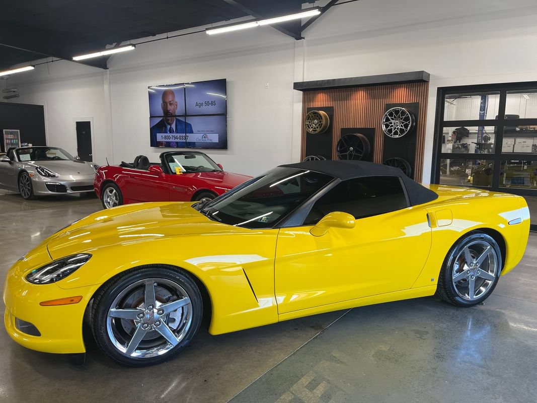 Used 2007 Chevrolet Corvette Convertible w/ Preferred Equipment Group RWD image 5