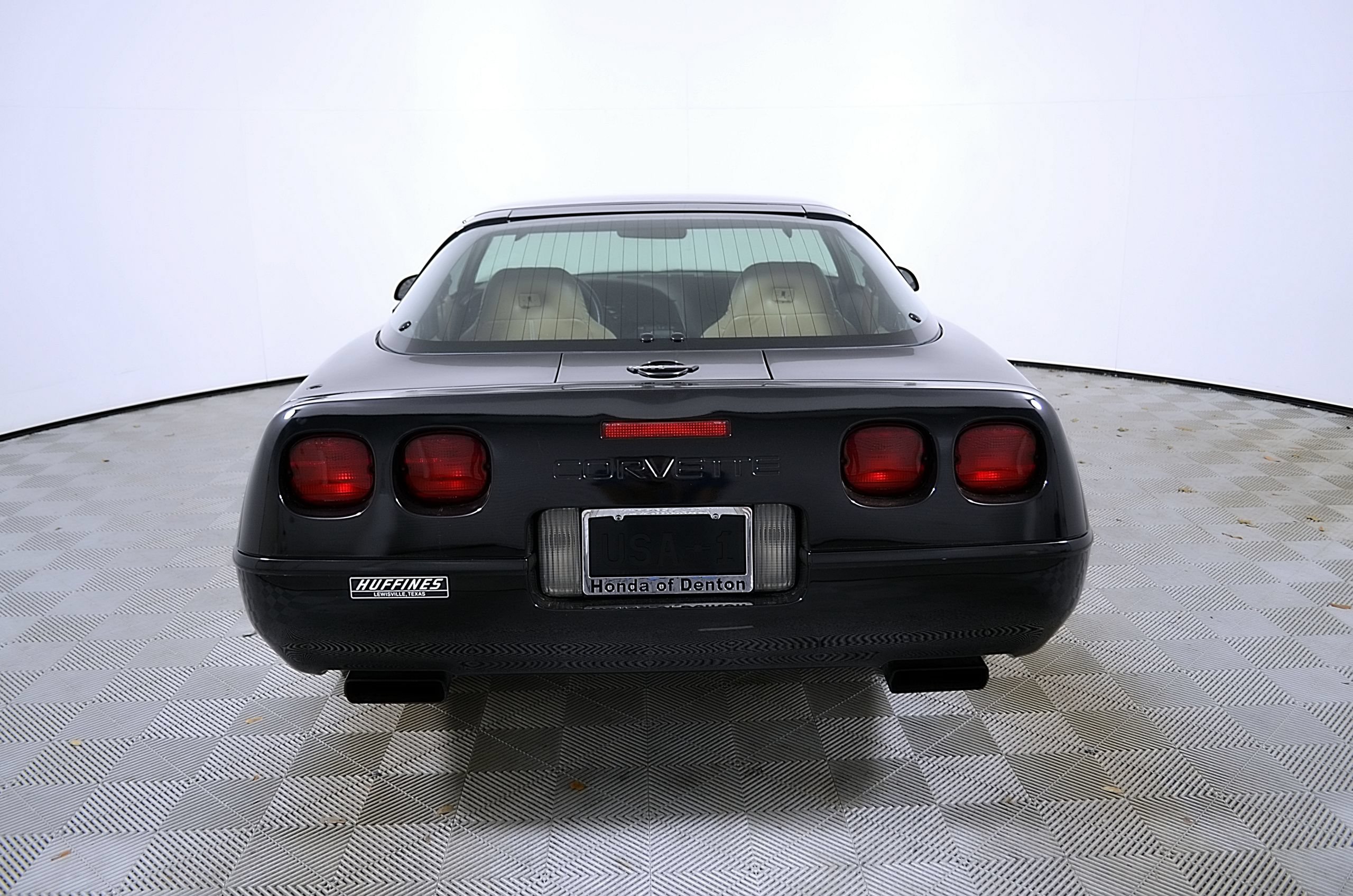 Used 1996 Chevrolet Corvette Coupe RWD image 8