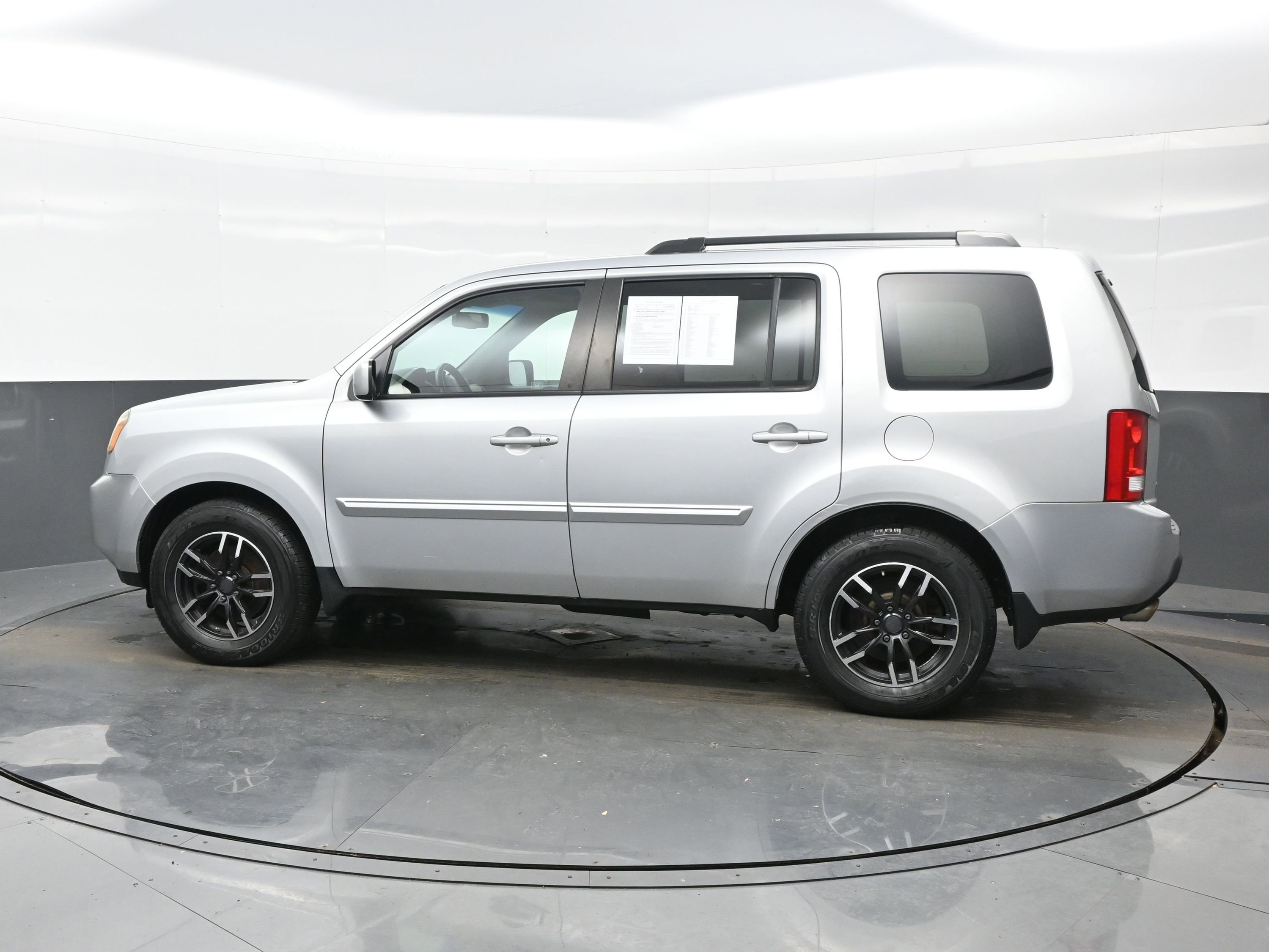 Used 2011 Honda Pilot EX-L image 3