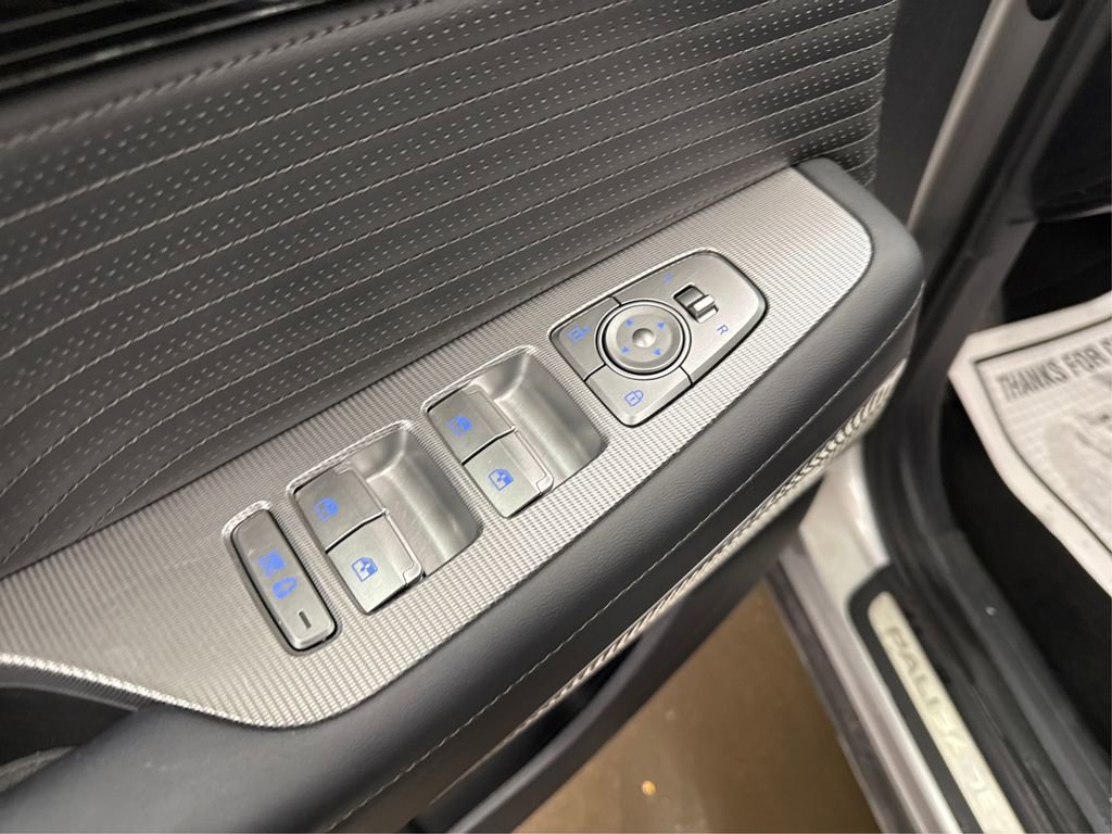 Used 2024 Hyundai Palisade Calligraphy image 40