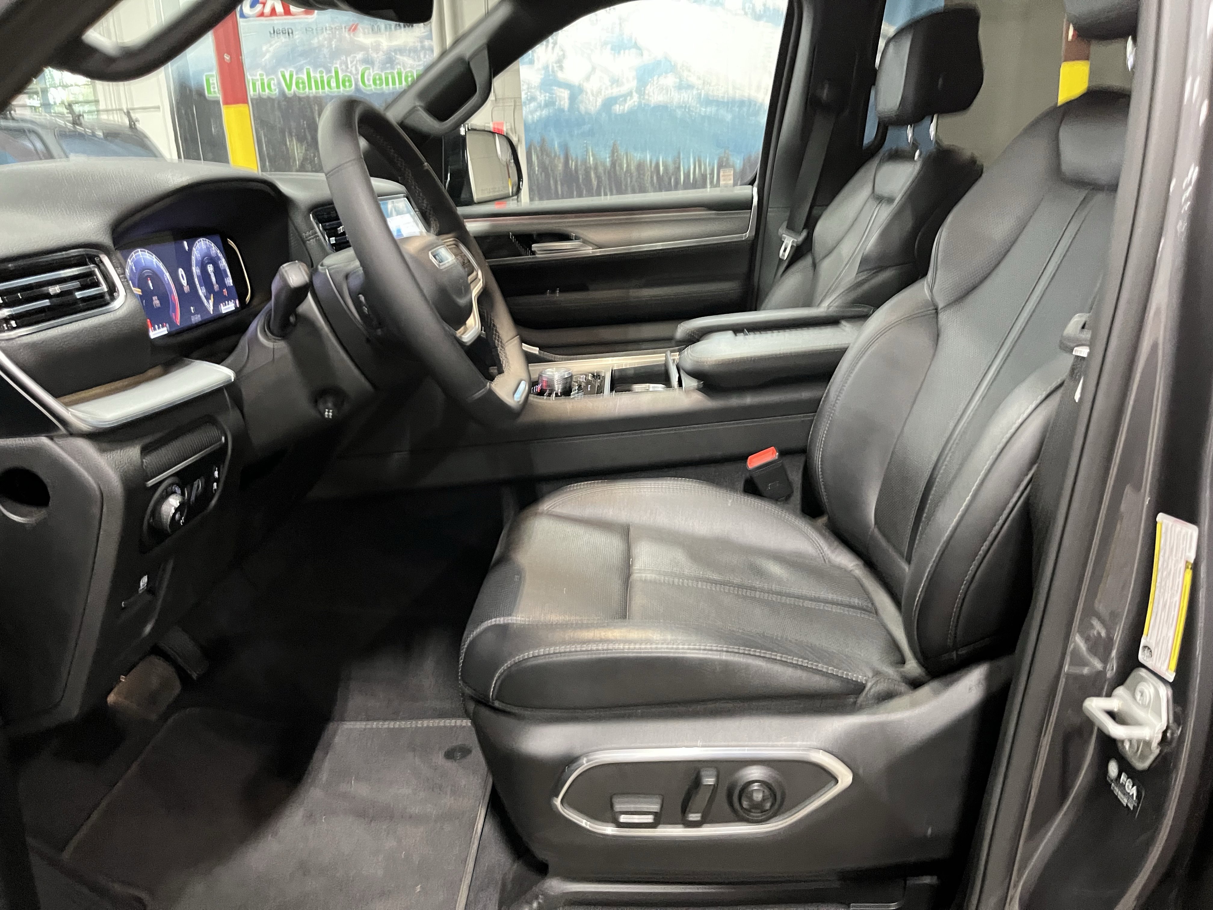 Used 2024 Jeep Wagoneer Series II w/ Convenience Group I image 11