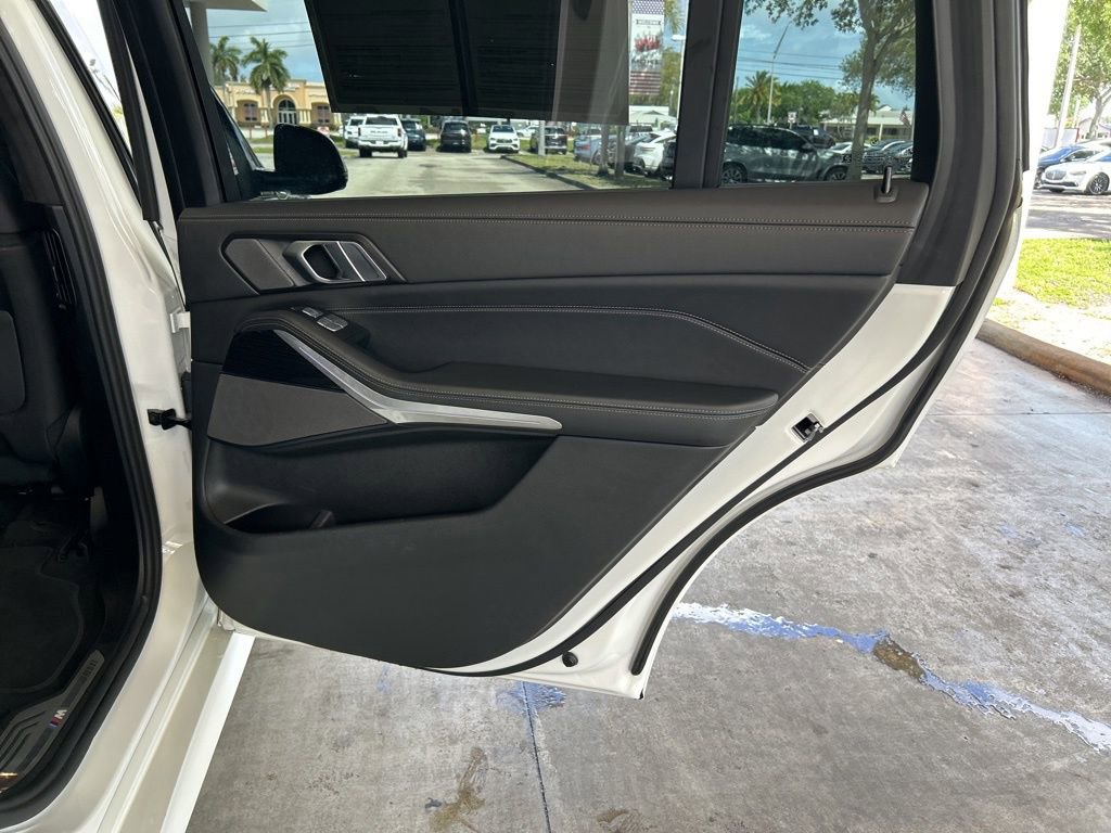 Used 2024 BMW X7 xDrive40i w/ M Sport Package image 42