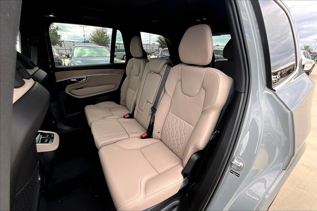 New 2026 Volvo XC90 B6 Plus w/ Protection Package Premier AWD/4WD image 13