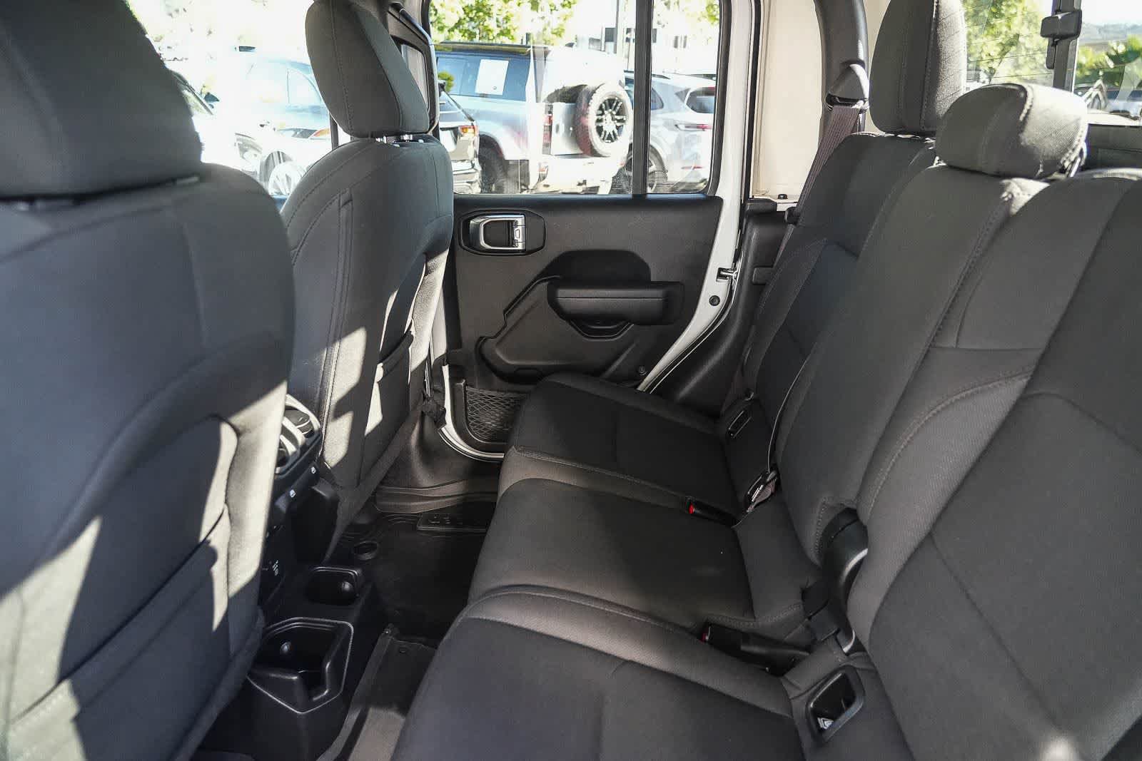 Used 2023 Jeep Gladiator Sport AWD/4WD image 18