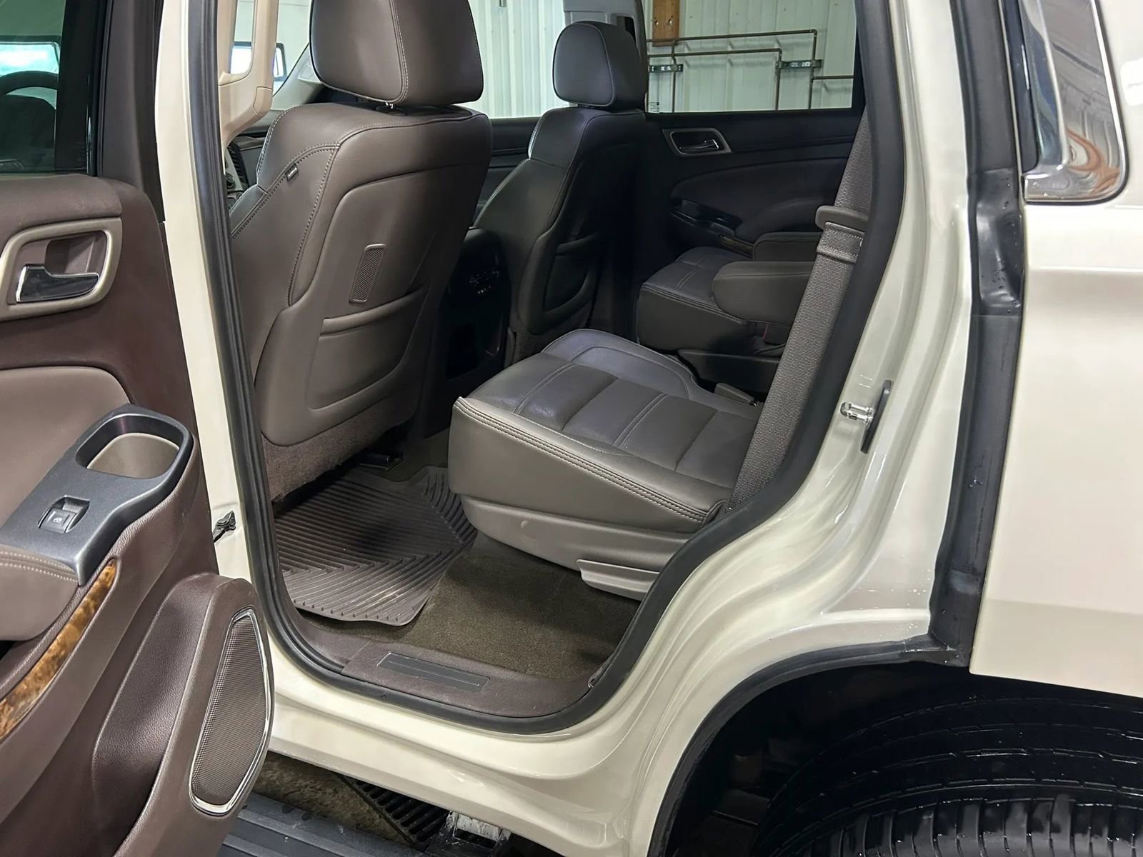 Used 2015 GMC Yukon Denali w/ Open Road Package AWD/4WD image 21