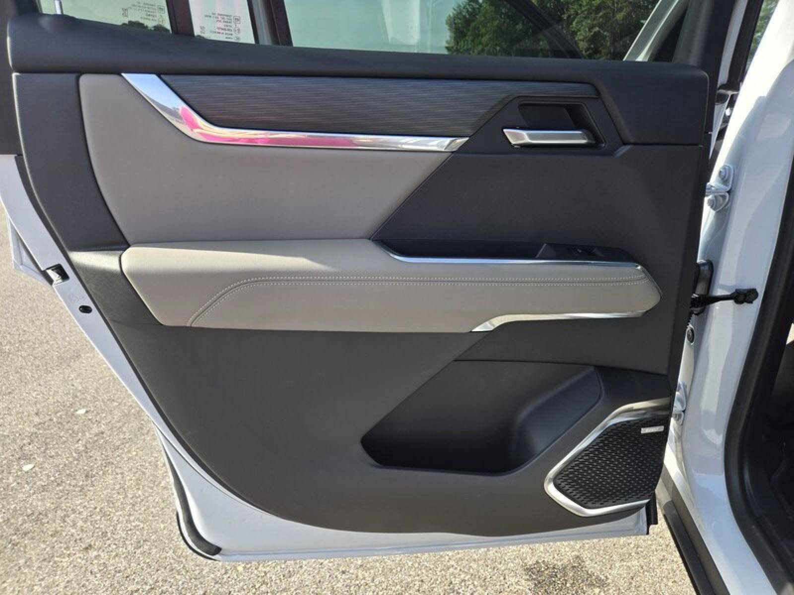 New 2026 GMC Acadia Elevation w/ Elevation Premium Package FWD image 31