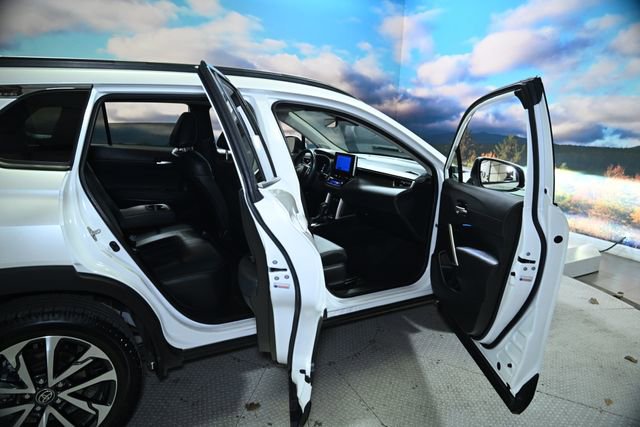 Used 2023 Toyota Corolla Cross XLE w/ Convenience Package image 48