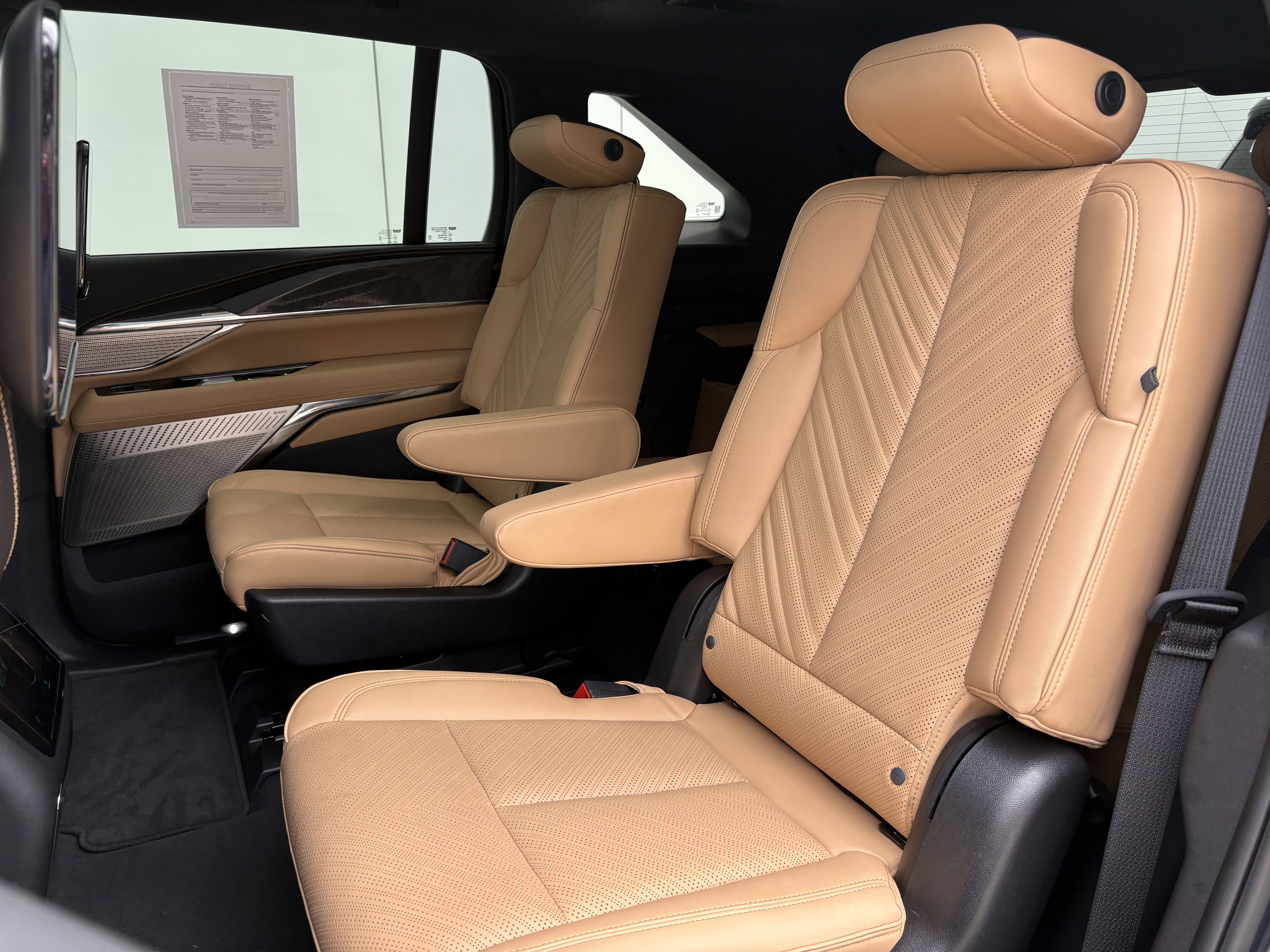 Used 2025 Cadillac Escalade IQ Luxury 2 AWD/4WD image 13