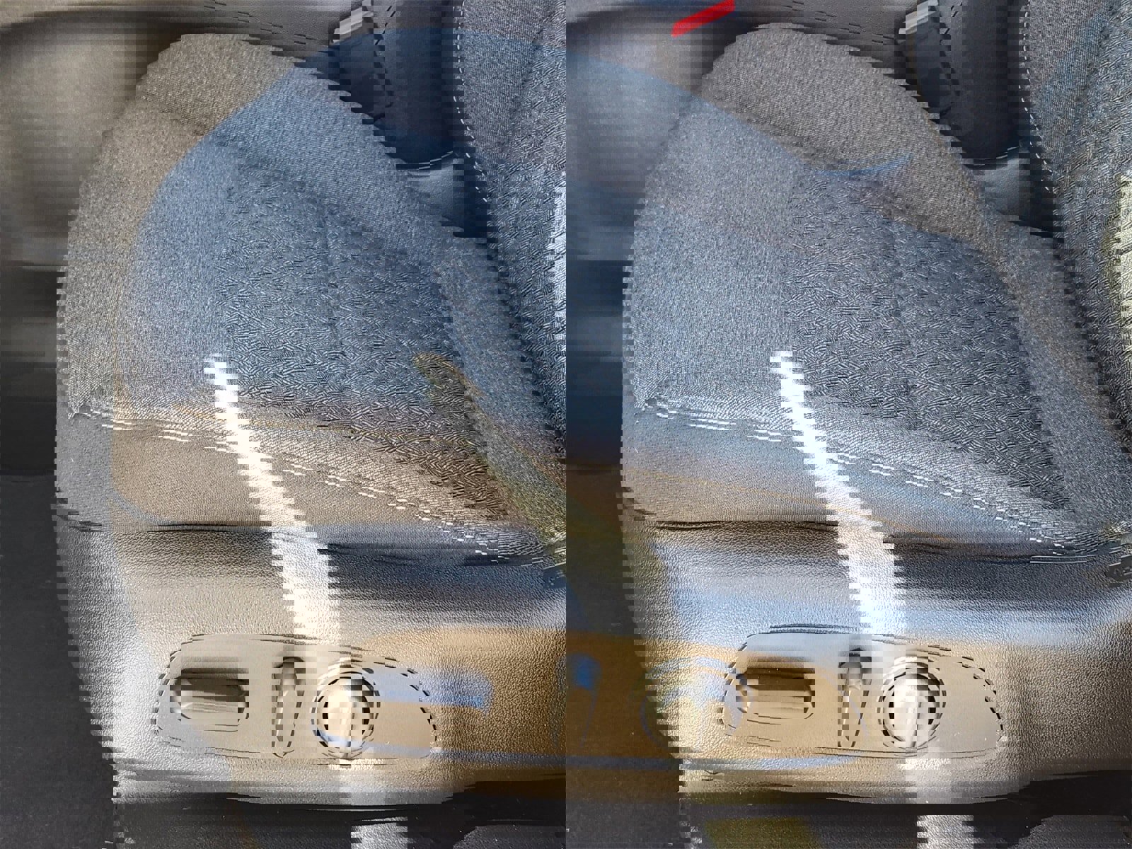 Used 2023 Chevrolet Equinox LT image 24