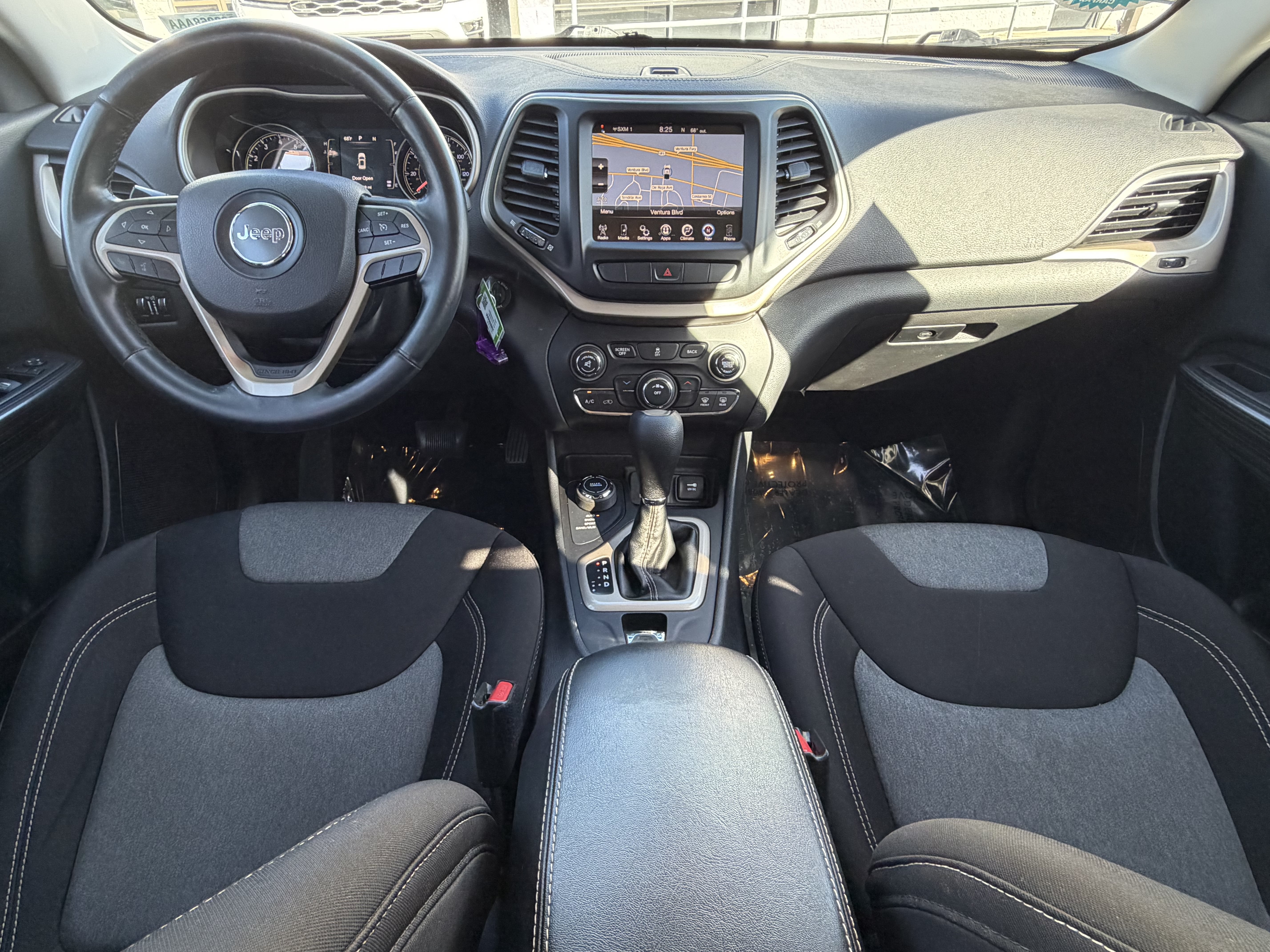 Used 2014 Jeep Cherokee Latitude AWD/4WD image 20