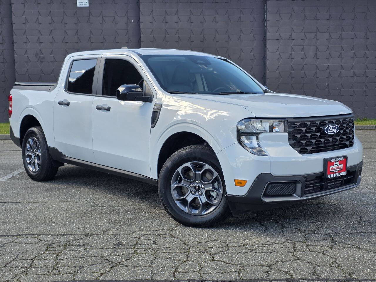 Used 2025 Ford Maverick XLT w/ XLT Luxury Package image 3