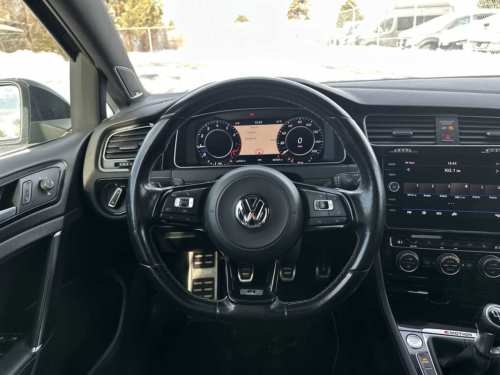 Used 2018 Volkswagen Golf R 4-Door image 11