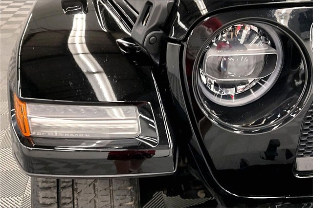 Used 2020 Jeep Wrangler Unlimited Sahara image 28