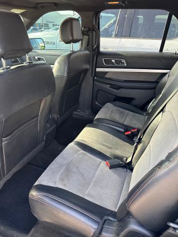 Certified 2017 Ford Explorer XLT w/ Equipment Group 202A AWD/4WD image 6