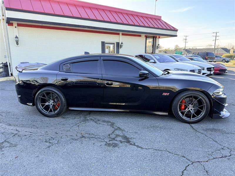 Used 2017 Dodge Charger R/T Scat Pack RWD image 4