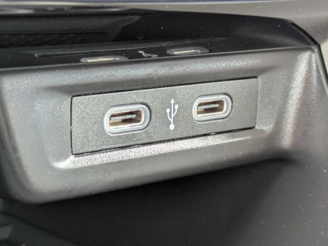 Certified 2025 Volkswagen Jetta SE FWD image 23