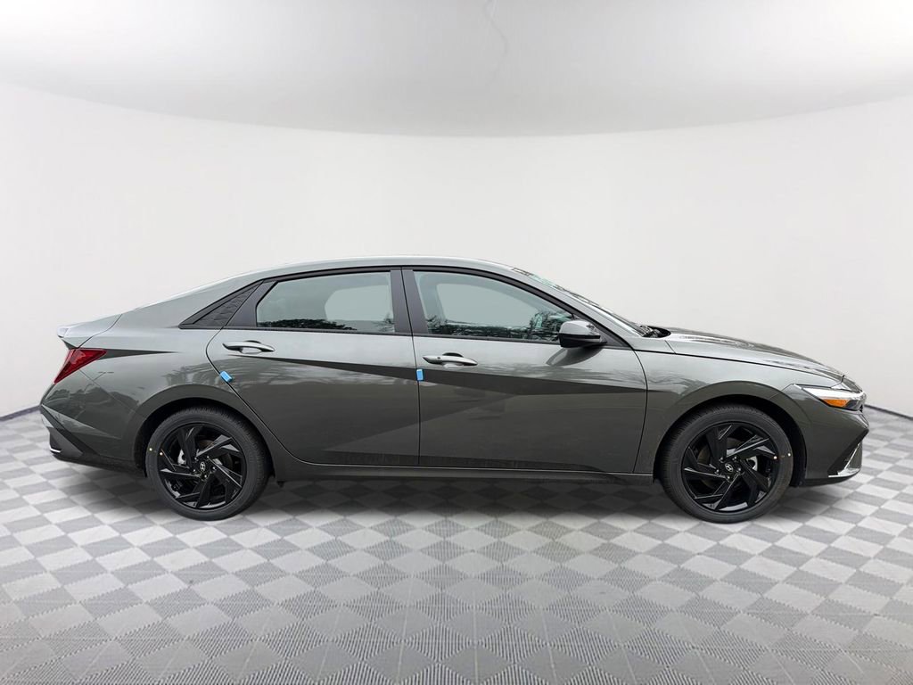 New 2026 Hyundai Elantra Sport FWD image 4