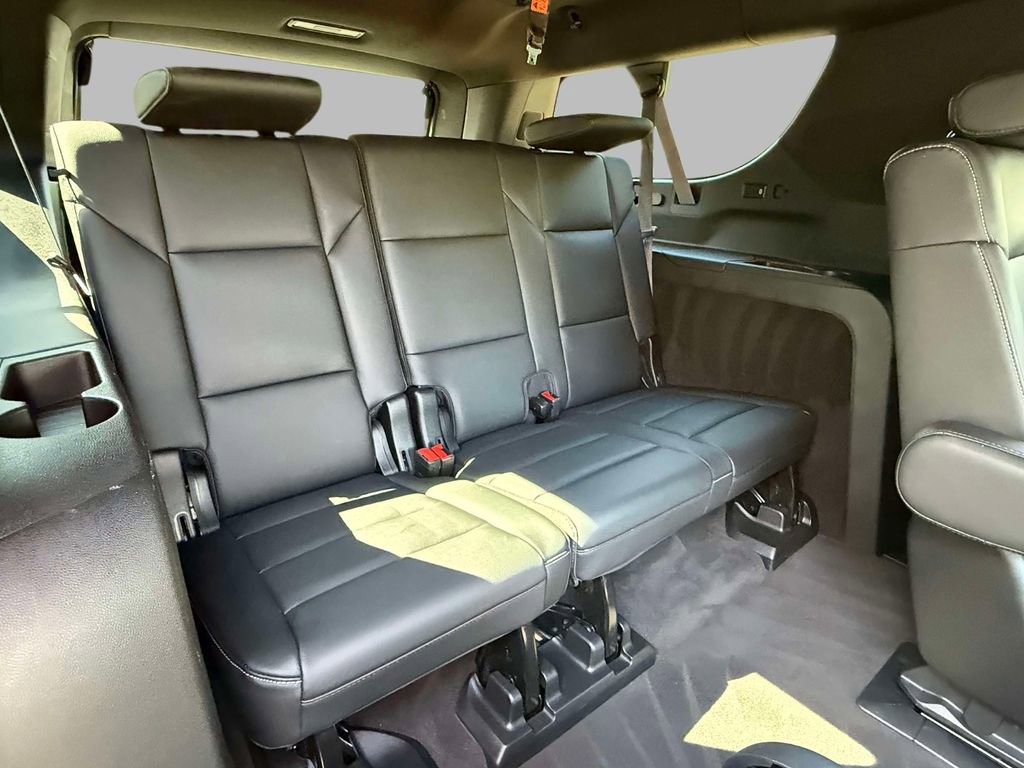 Used 2024 Cadillac Escalade ESV Luxury image 17