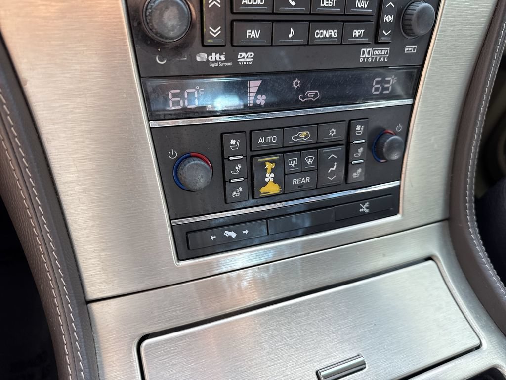 Used 2013 Cadillac Escalade Platinum RWD image 51