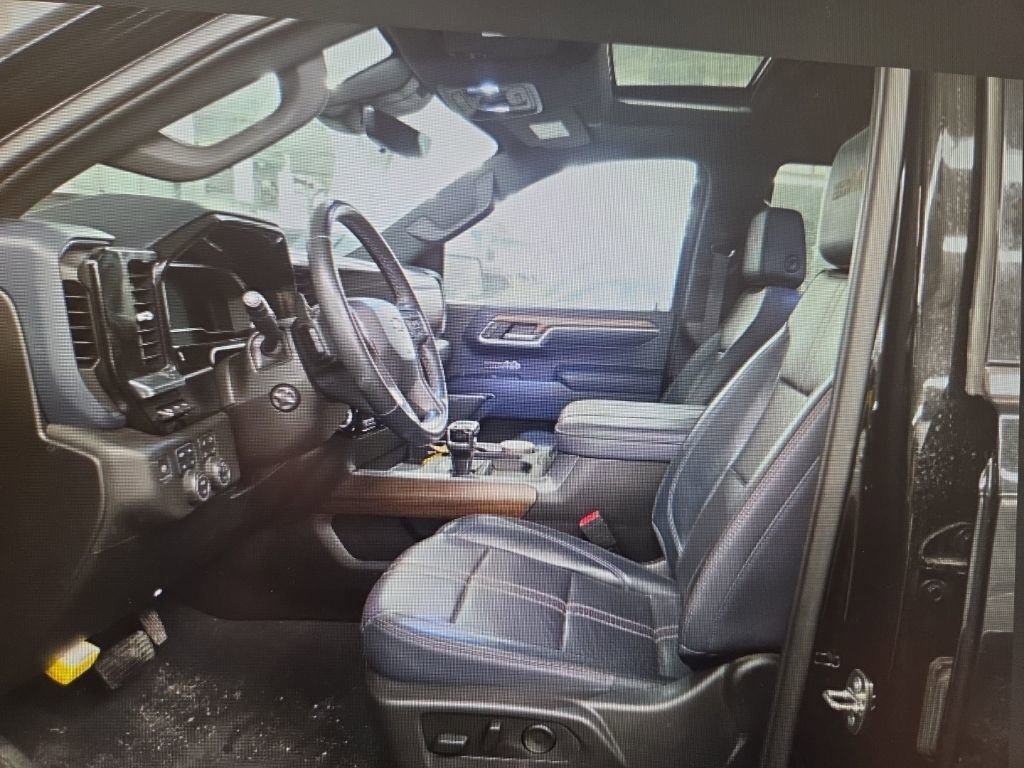 Used 2023 Chevrolet Silverado 1500 High Country w/ High Country Premium Package image 5