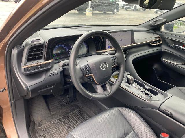 Used 2023 Toyota Crown Platinum AWD/4WD image 12