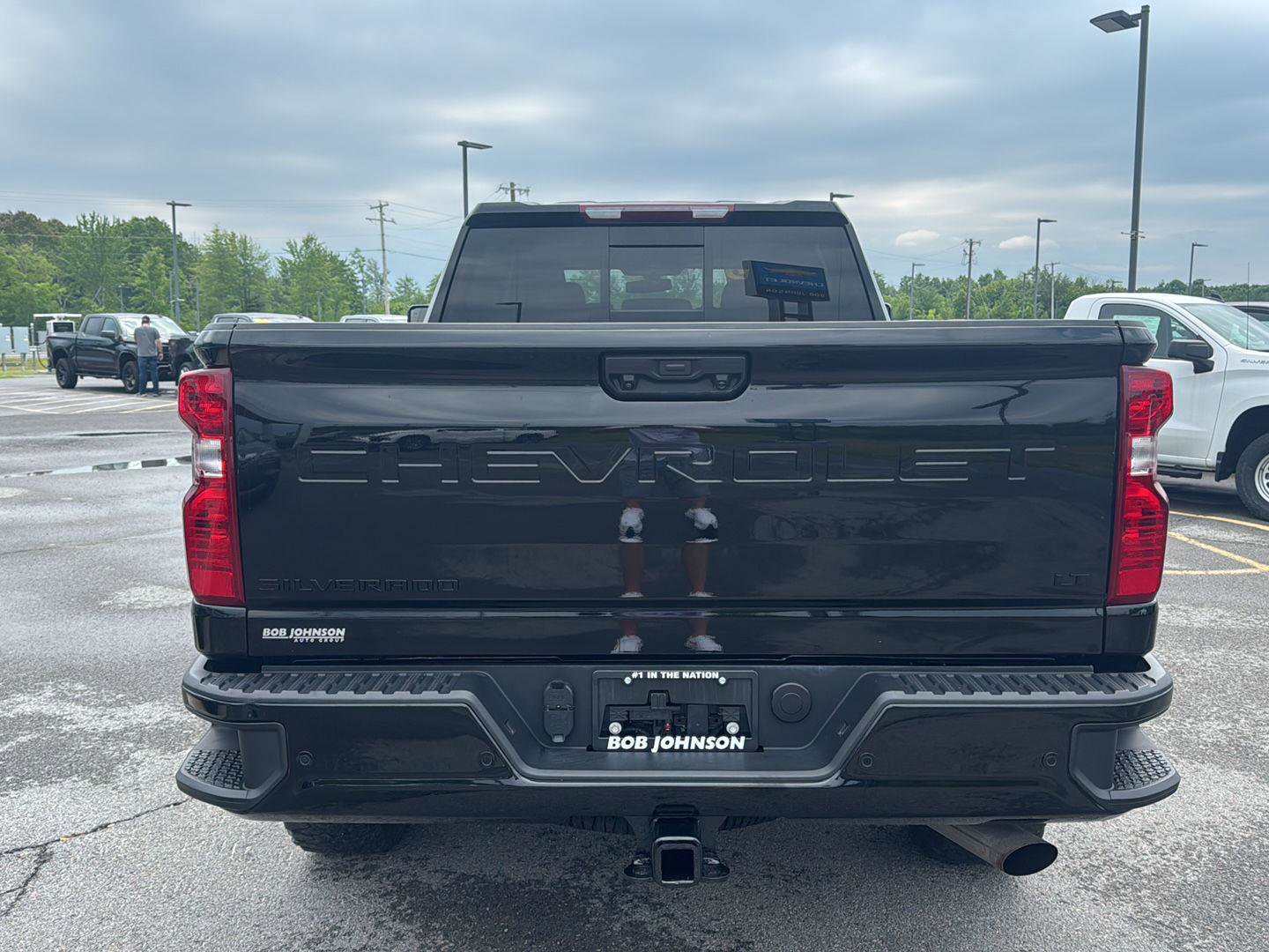 Used 2022 Chevrolet Silverado 2500 LT w/ Midnight Edition AWD/4WD image 5