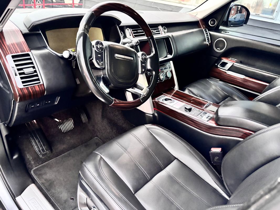 Used 2017 Land Rover Range Rover HSE image 25