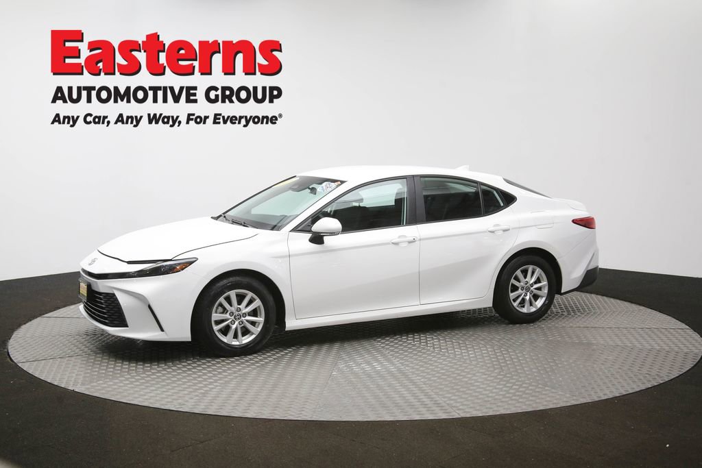 Used 2025 Toyota Camry LE image 58