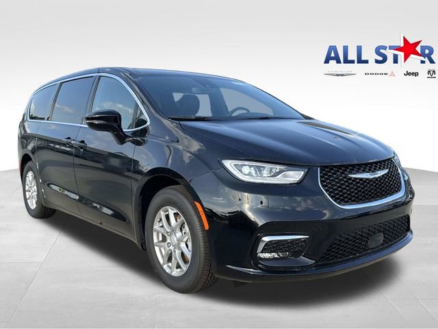 New 2026 Chrysler Pacifica Select