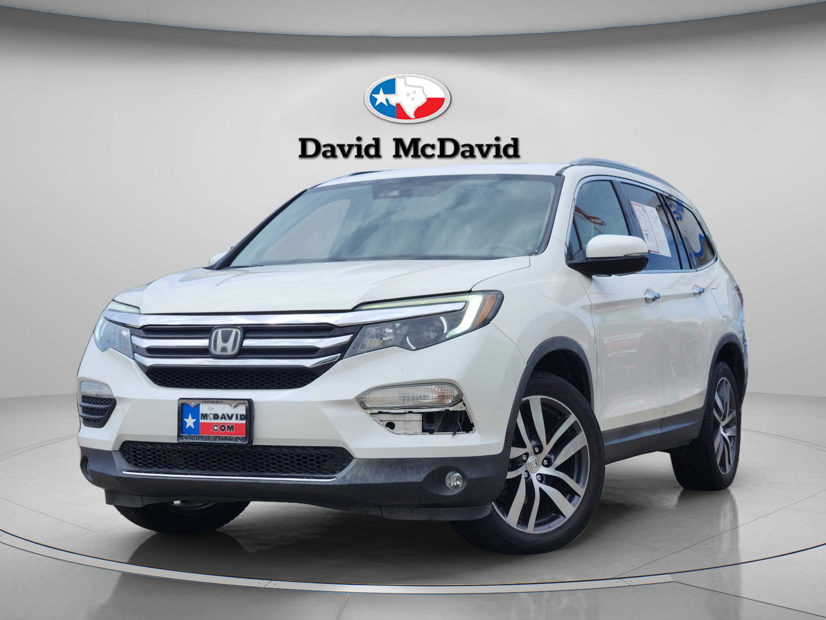 Used 2017 Honda Pilot Elite image 1