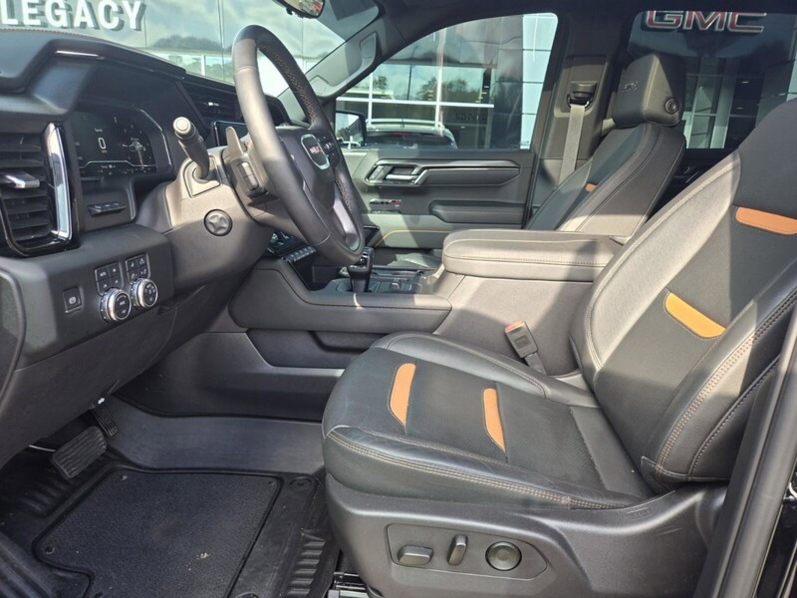 Used 2024 GMC Sierra 1500 AT4 w/ Technology Package AWD/4WD image 17